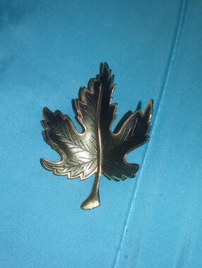 Vintage Gold Leaf Brooch - Gold-Tone Leaf Pin
